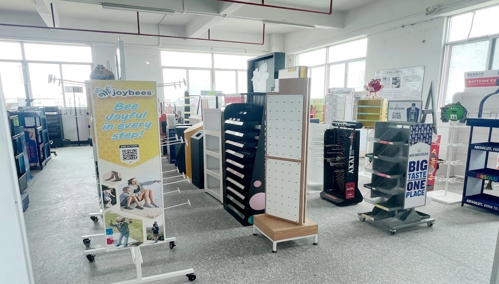 Full-size retail display samples in the BEVIS prototype room